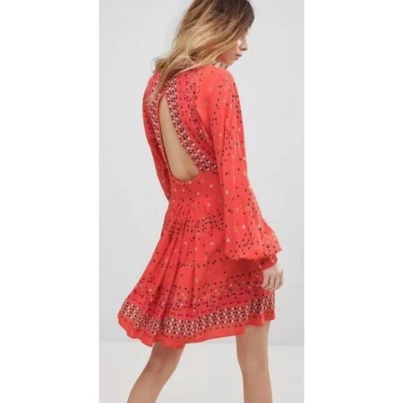 Free People Sz 4 Coryn Open Keyhole Batwing Pleats Wstbnd Cvrd Btn LS Mini Dress - Picture 2 of 14